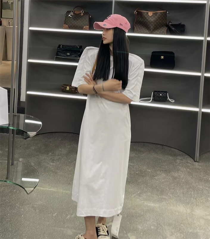 New in early summer! [simple] back cut out dress