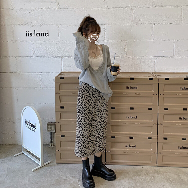 New year in early spring! [timely rain] Han Feng ins versatile high waist slim back split medium length leopard print skirt 37805# WPL