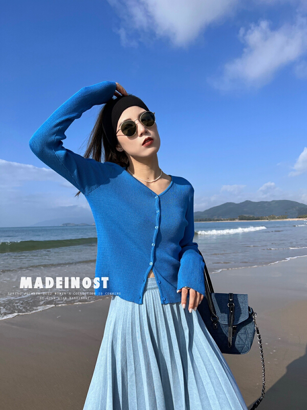 New year in early spring! [OSHA madeinost] V-neck single breasted versatile ice silk sweater s823# ll
