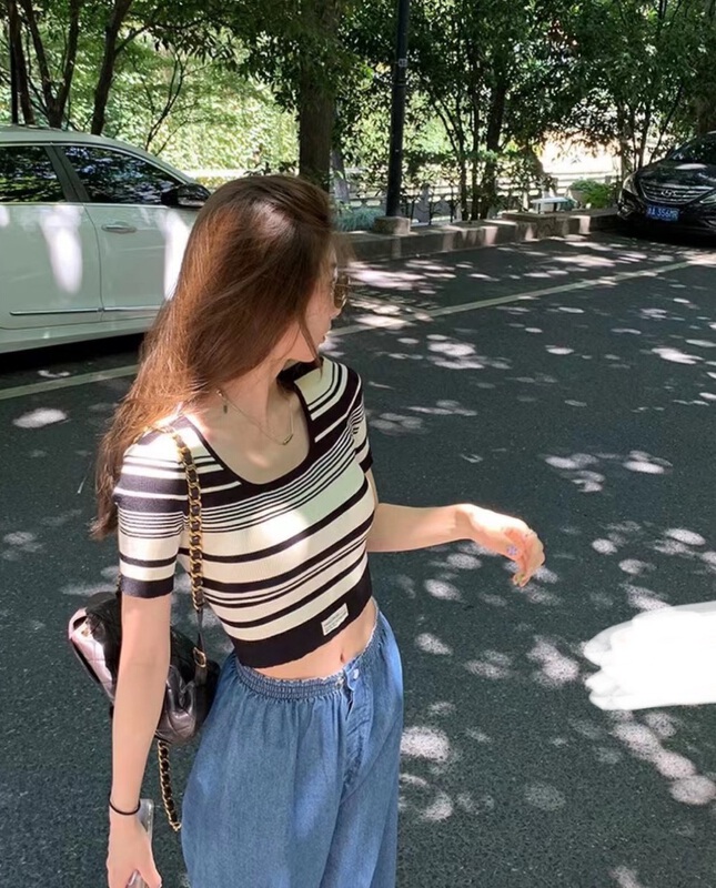 [c.x Chuxin] square neck ice silk slim fitting French short sweater z95# WTT