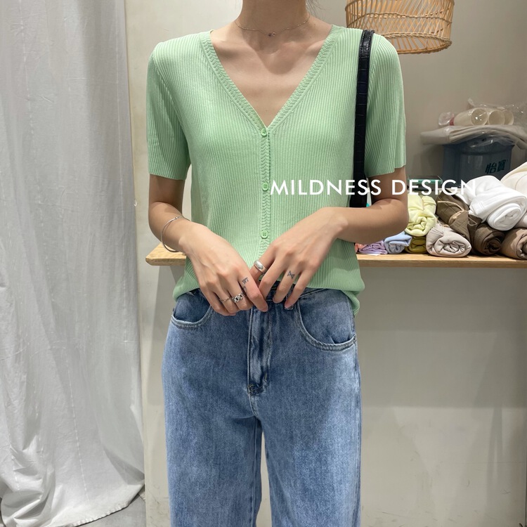New in early summer! [mildness] V-neck single breasted versatile T-shirt 650# ZSY