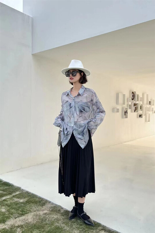 New in early summer! [black + white] Korean design, exotic and versatile shirt 2s01507u# lwy
