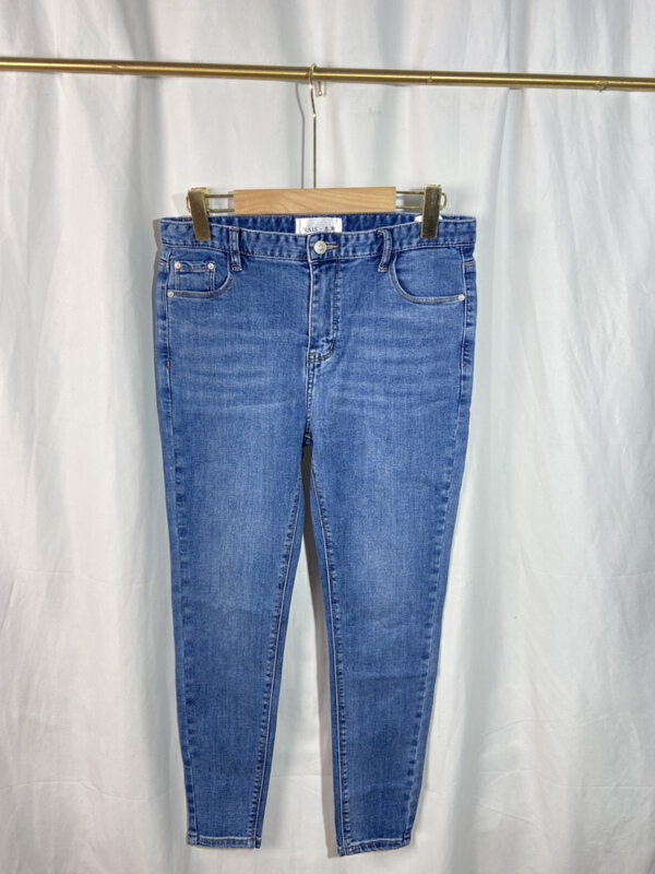 New in early summer! [Yi show shop] simple, niche and slim jeans 1130# Cl