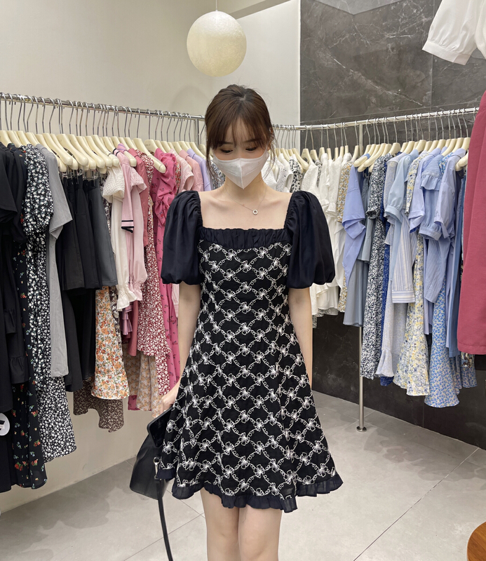 New in early summer! [uone] temperament heavy industry embroidery stitched dress 98535# LSL