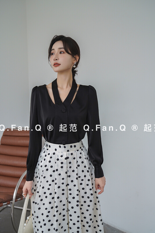 New year in early spring! [style] foreign style hanging neck versatile shirt 7910# JJ
