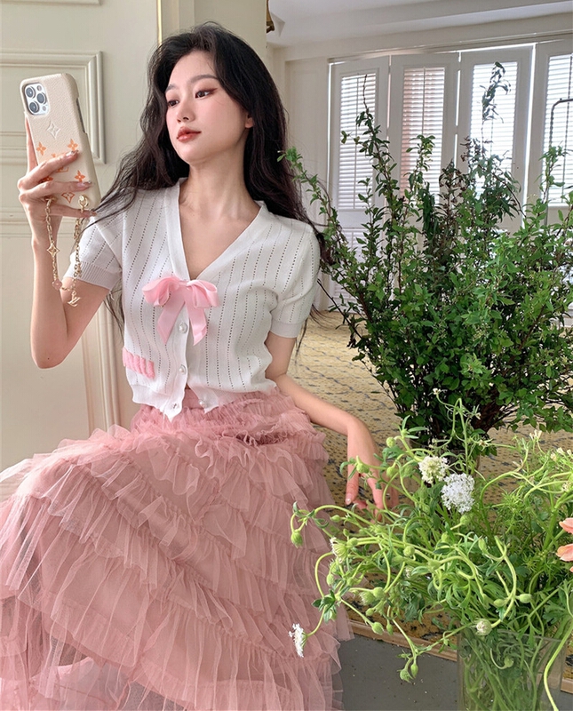 [pan] V-neck short sleeved women's slim fit short small sweet age reducing knitted cardigan (with Brooch) 00487# PCZ