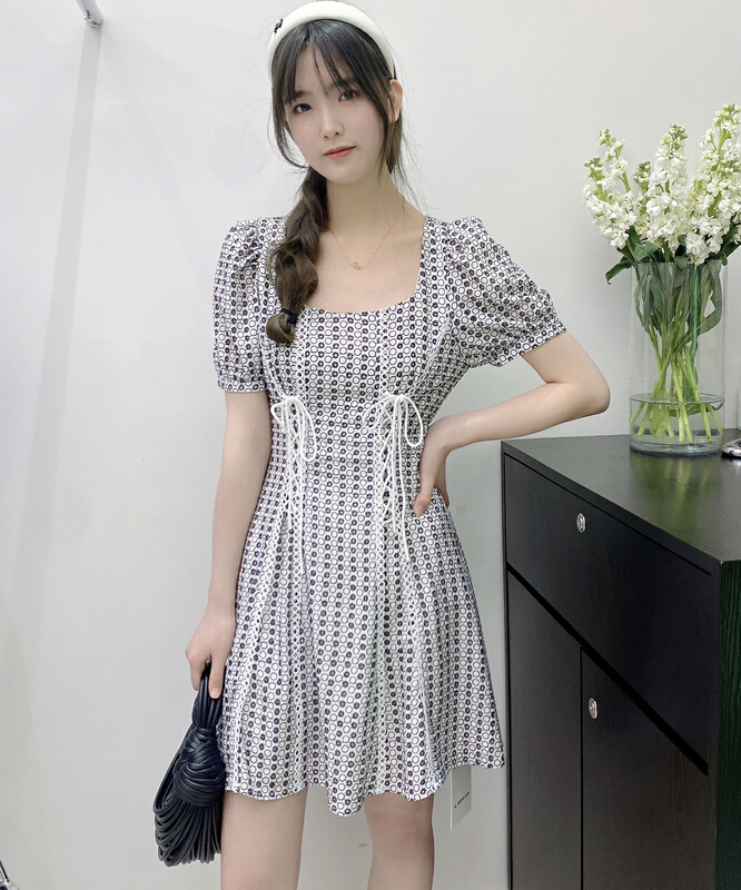 goods in stock! New in early summer! [BL Bertie Leah] temperament square neck print lace up dress 23337# XYJ
