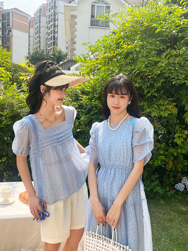 [rong'er family] fresh square collar wave point blouse 51975# hjy