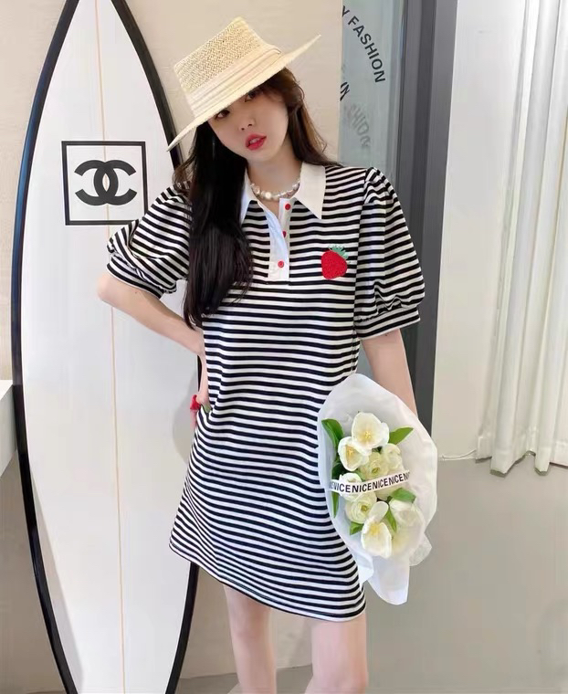 goods in stock! New in early summer! [Kiki studio] Korean strawberry stripe bubble sleeve dress 5731# hjy