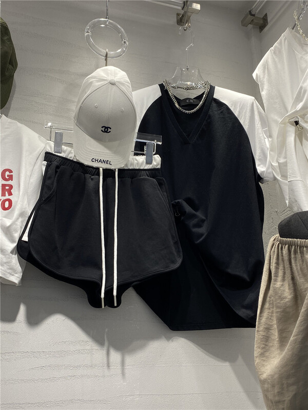 [ch room] V-neck color blocked loose T-shirt + casual Shorts Set (only sell set) 8752# ozq