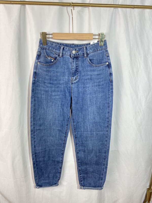 New in early summer! [Yi show shop] fashion casual loose jeans 972# Cl