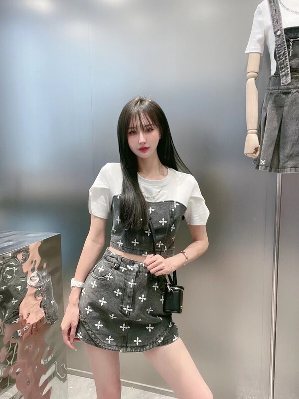 [M & M] round neck three-dimensional denim splicing short sleeve + Fashion Skirt Set (with detachable chain) 16262# PCZ