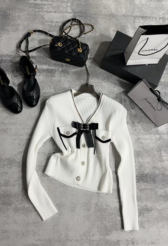 New year in early spring! [pan] V-neck contrast bow, small fragrance, thin temperament, knitted cardigan (with Brooch) 00279# PCZ