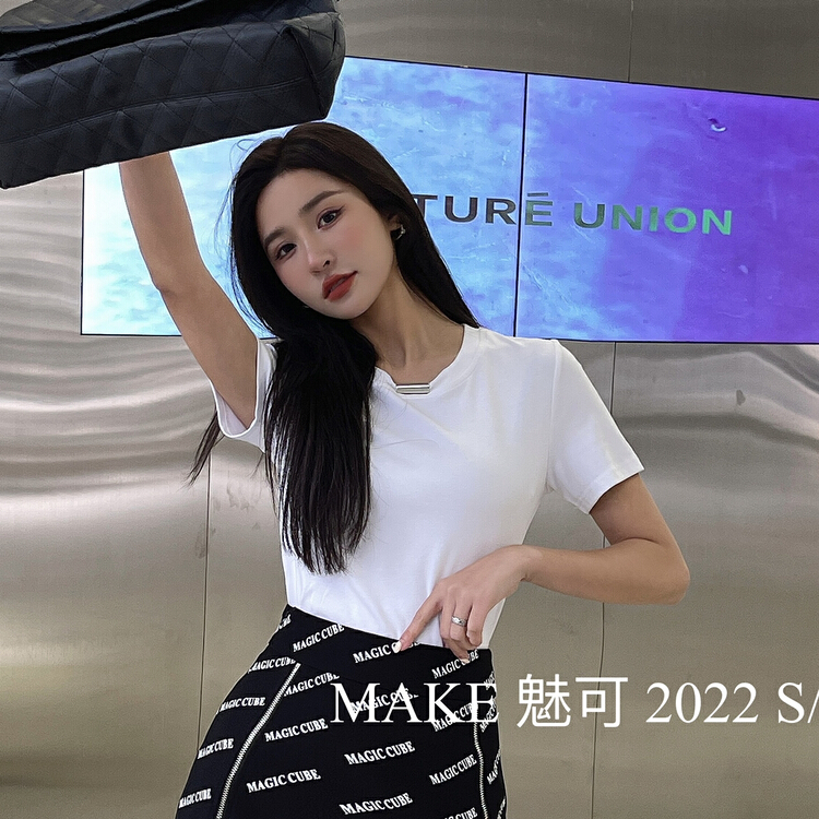 New year in early spring! [make Meike] sweet cool round neck solid silver button small hollow out design half sleeve short sleeve T-shirt 8372# XJ