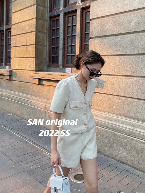 New year in early spring! [San original] xiaoxiangfeng single breasted short shirt + casual Shorts Set 136# LSL