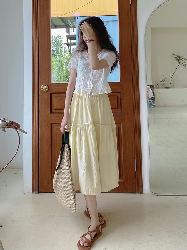New in early summer! [city light] Korean version of high waist temperament bonded stitched A-line skirt sy9028# XJ