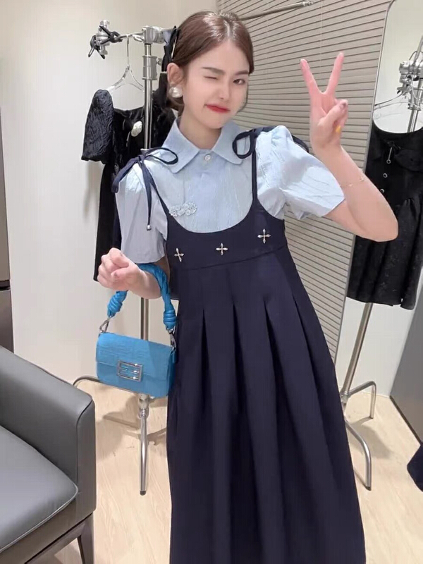 初夏上新!【JUN.T】高級感純色襯衫+時尚百褶吊帶裙套裝(只賣套裝)  5858#  PCZ