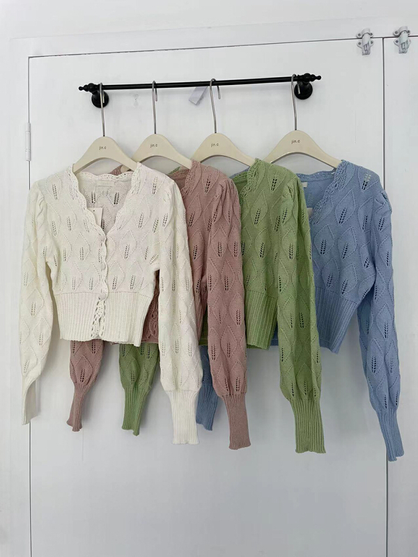 goods in stock! New year in early spring! [Jin. C] lace V-neck single breasted warm sweater 3399# XYY