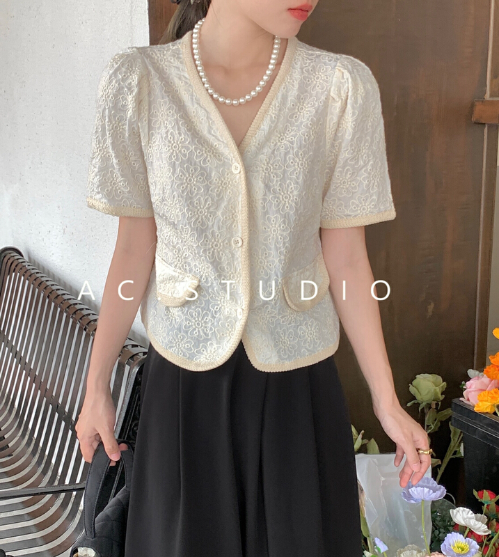 初夏上新!【A.C】韓系花朵刺繡小衫  11351#  LSL