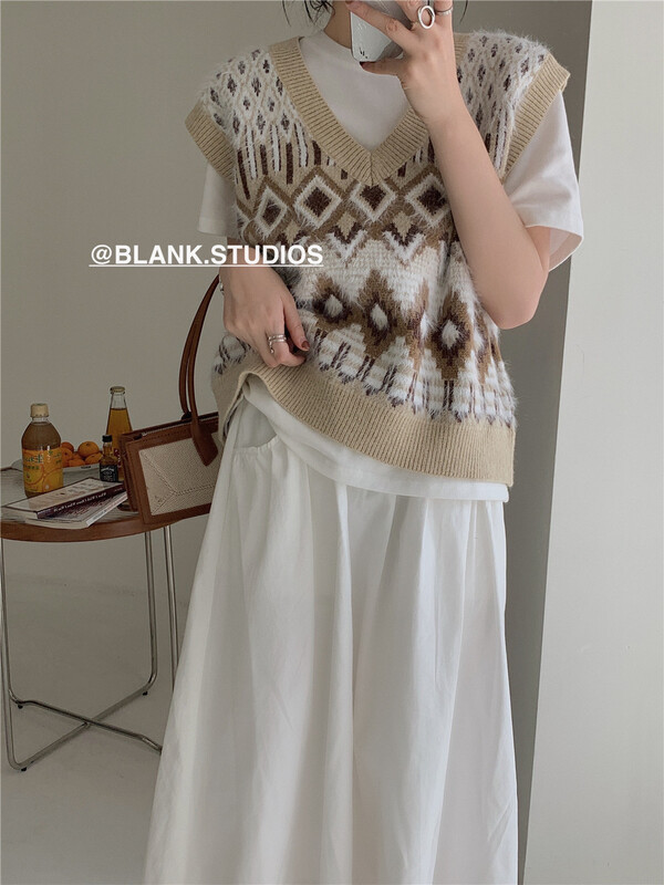 [blank] Vintage Lingge V-neck contrast color sweater 551601# jhy