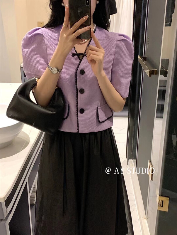 New in early summer! [ay studio] xiaoxiangfeng V-neck bubble sleeve shirt 66826# zxx