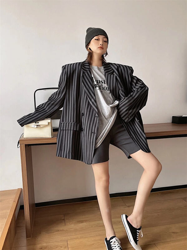 New year in early spring! [open] striped bubble sleeve versatile short coat 8686# XYJ