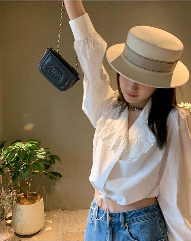 New year in early spring! [smile baby] French V-neck splicing lace hem drawstring shirt b2618# WPL