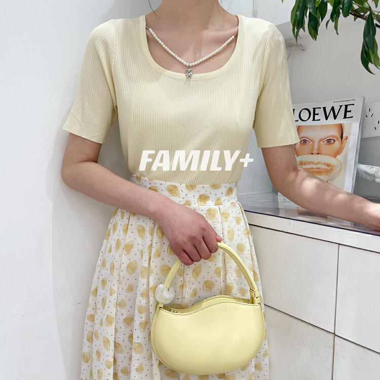 New in early summer! [family +] simple temperament square neck ice silk sweater (with little bear pearl decorative chain) 22218# ozq