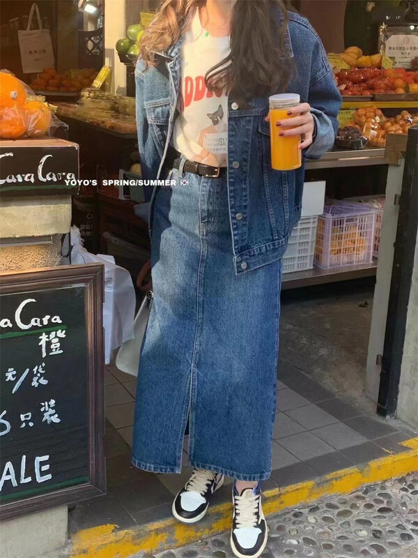 Early spring! [Naikan Nik] Korean loose and versatile denim jacket + back split high waist skirt suit 9318# lwy
