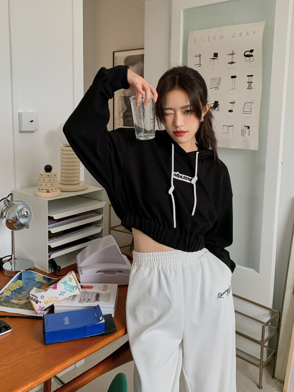 New year in early spring! [Yang lotus] hooded Pullover short sweater s12124031# YYW