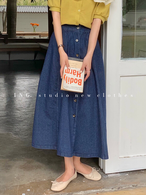New in early summer! [ing] Korean version of retro versatile buckle design, slim denim skirt (only selling skirt) 7133# HBx