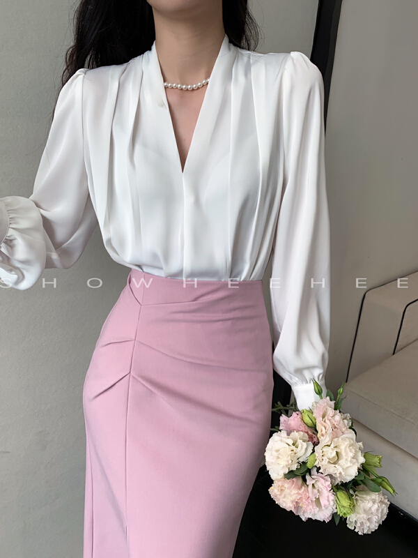 New year in early spring! [xiuxixi] temperament lady simple V-neck Satin shirt (with pearl chain) 7972# zxx