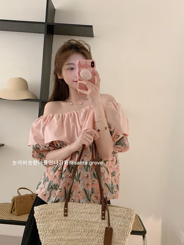 New in early summer! [Chen] Korean version simple and fashionable broken flower one line collar off shoulder shirt 3199# hjy