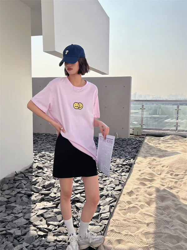 [black + white] round neck design sense retro smiling face short sleeve T-shirt 2s02193u# lwy
