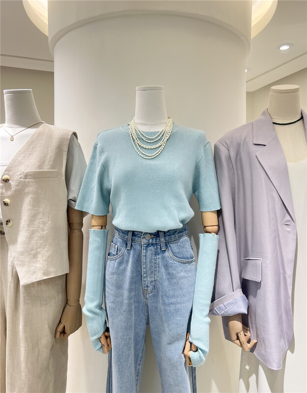 goods in stock! New year in early spring! [MOS Celia] round neck casual and versatile Korean T-shirt (with sleeves) (excluding necklace) 105-1# LSL