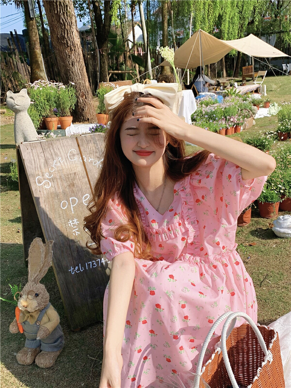 [timely rain] Han Feng ins sweet aging foreign style V-neck broken flowers and trees ear bubble sleeve doll loose and thin dress 07758# WPL