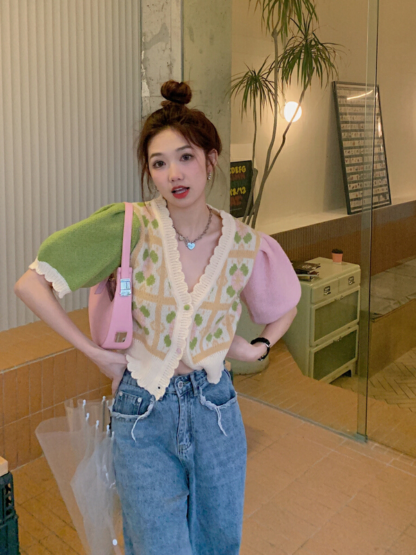Early spring! [timely rain] Korean style ins design sense bubble sleeve chic V-neck short sleeve knitted cardigan 20002# WPL