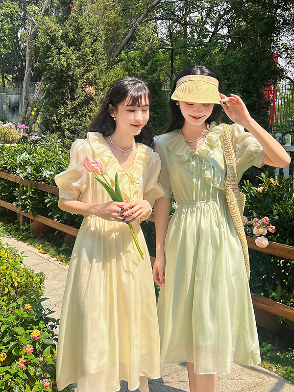 New in early summer! [rong'er family] V-neck lace elastic dress 92222# hjy