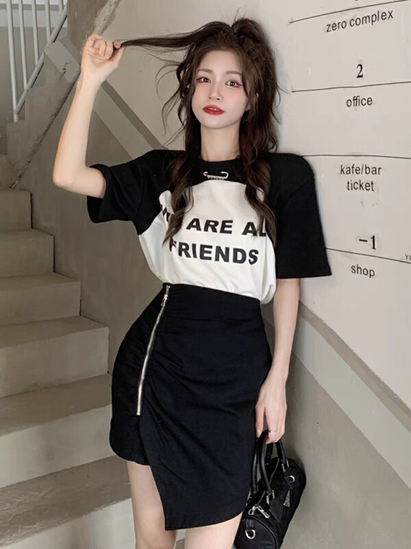 New in early summer! [JH] letter contrast short sleeved T-shirt + temperament slim Skirt Set (with Brooch) (excluding matching) 41336# PCZ
