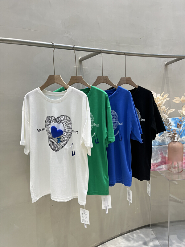 New year in early spring! [o.shazidian] love versatile round neck short sleeve T-shirt (with Brooch) 88003# CSX