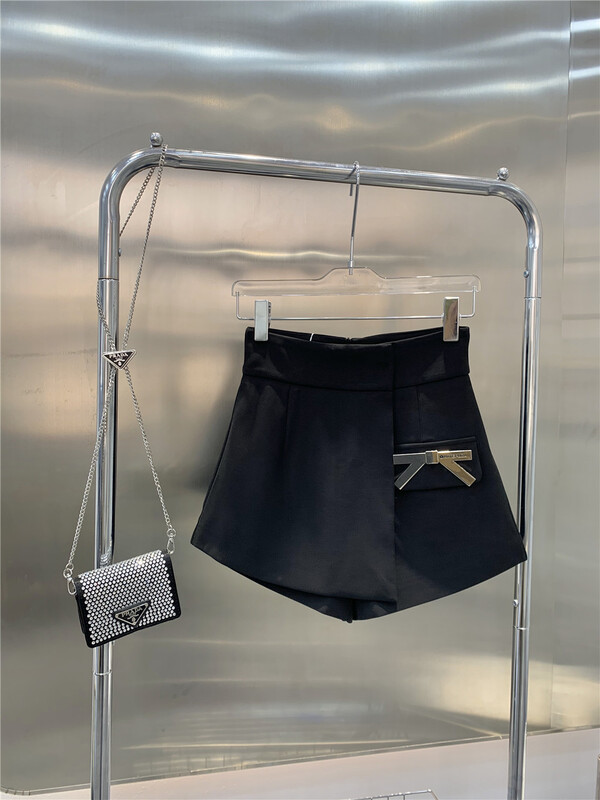 New in early summer! [Linna] thin casual shorts 7023# zxx with metal bow design