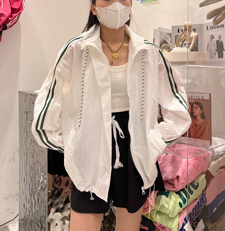 [Qixi] loose, fashionable and versatile sunscreen shirt (excluding matching) 6092# XYY