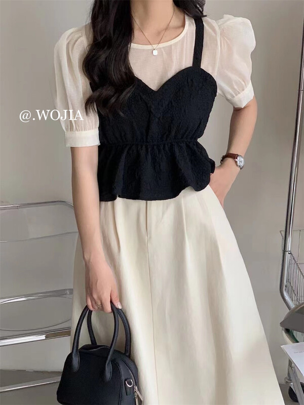 New in early summer! [Wo +] Korean style bubble sleeve short waist closing blouse 22188# zxx