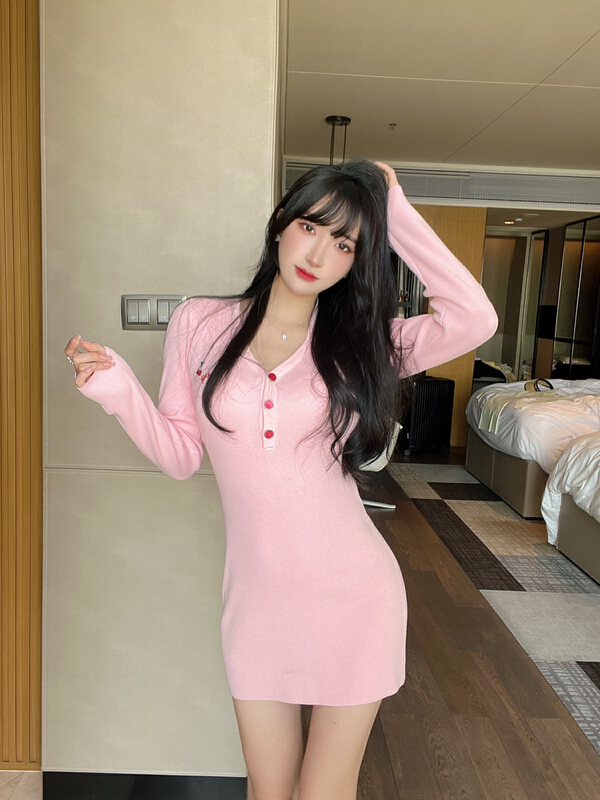 New year in early spring! [CXI] Cherry embroidery pure desire hanging neck sweater 1615# WPL