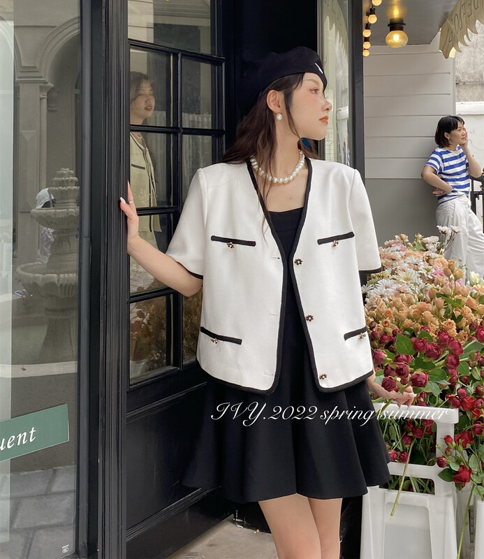 Original price 174.99! New in early summer! [Ivy] Korean color contrast V-neck small fragrance coat + simple thin suspender Jumpsuit 88155# XJ