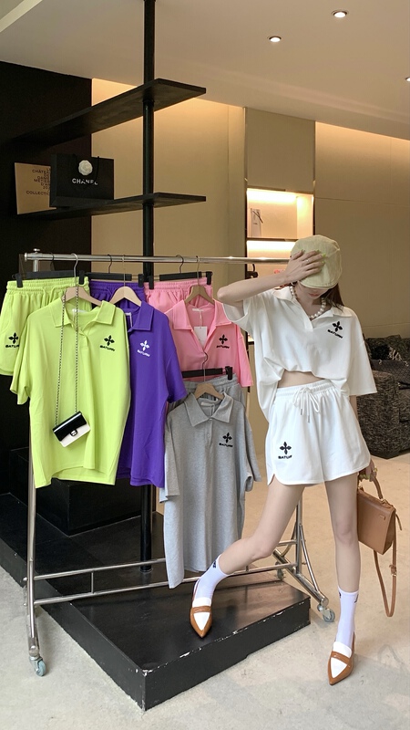 New in early summer! [our] loose and niche design short sleeved T-shirt + versatile comfortable casual pants set 9052# LSW