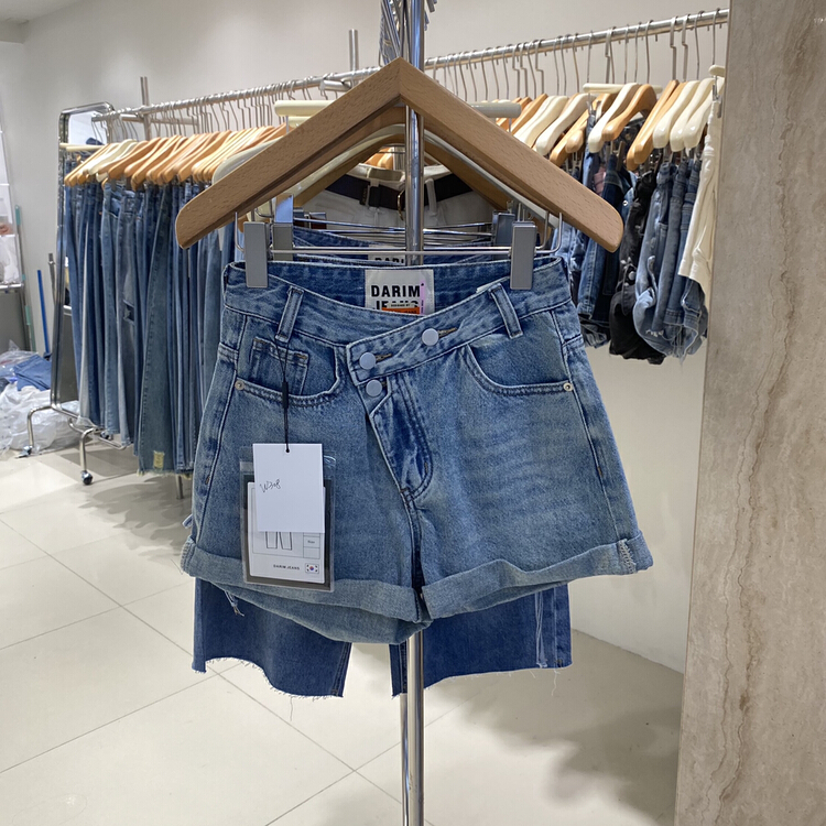 New in early summer! [by flow] Korean loose and versatile denim shorts w308# XYY