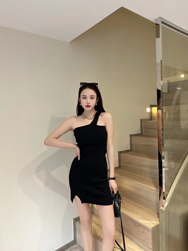 New in early summer! [toko. Z] Korean slant shoulder small sexy ice slit knitted dress 2213-1# cqw