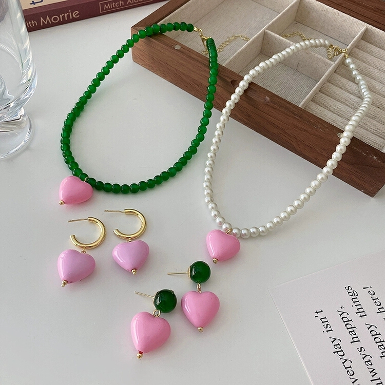 [inside] Korean candy color contrast pearl love short necklace r6092# zxl