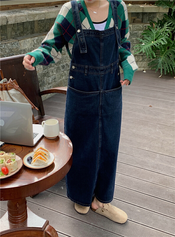 New year in early spring! [timely rain] Han Feng ins retro and versatile, simple and slim, loose denim suspender skirt (only suspender skirt) 56885# YYW